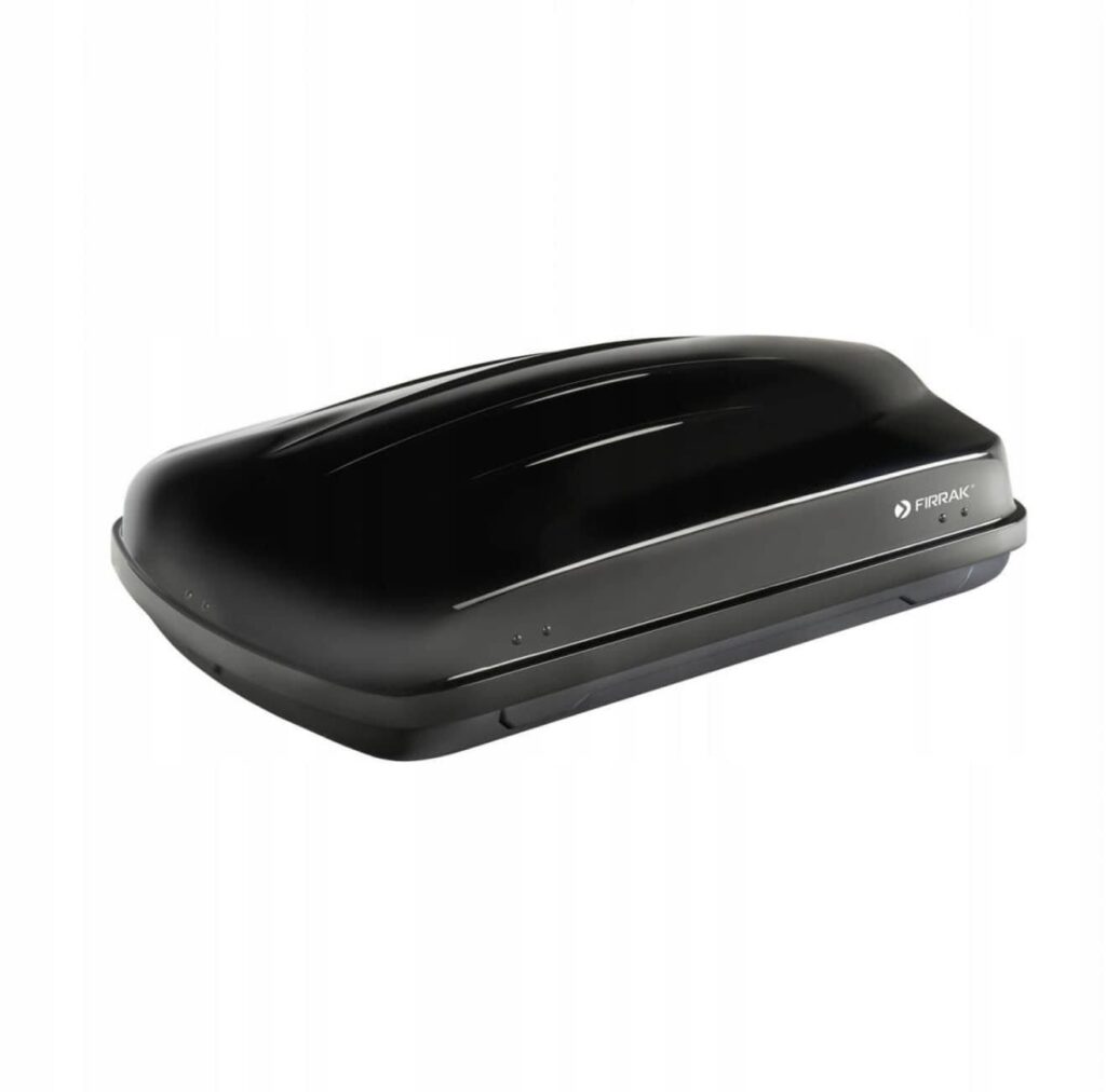 Nowoczesny boks dachowy na białym tle, zamknięty.